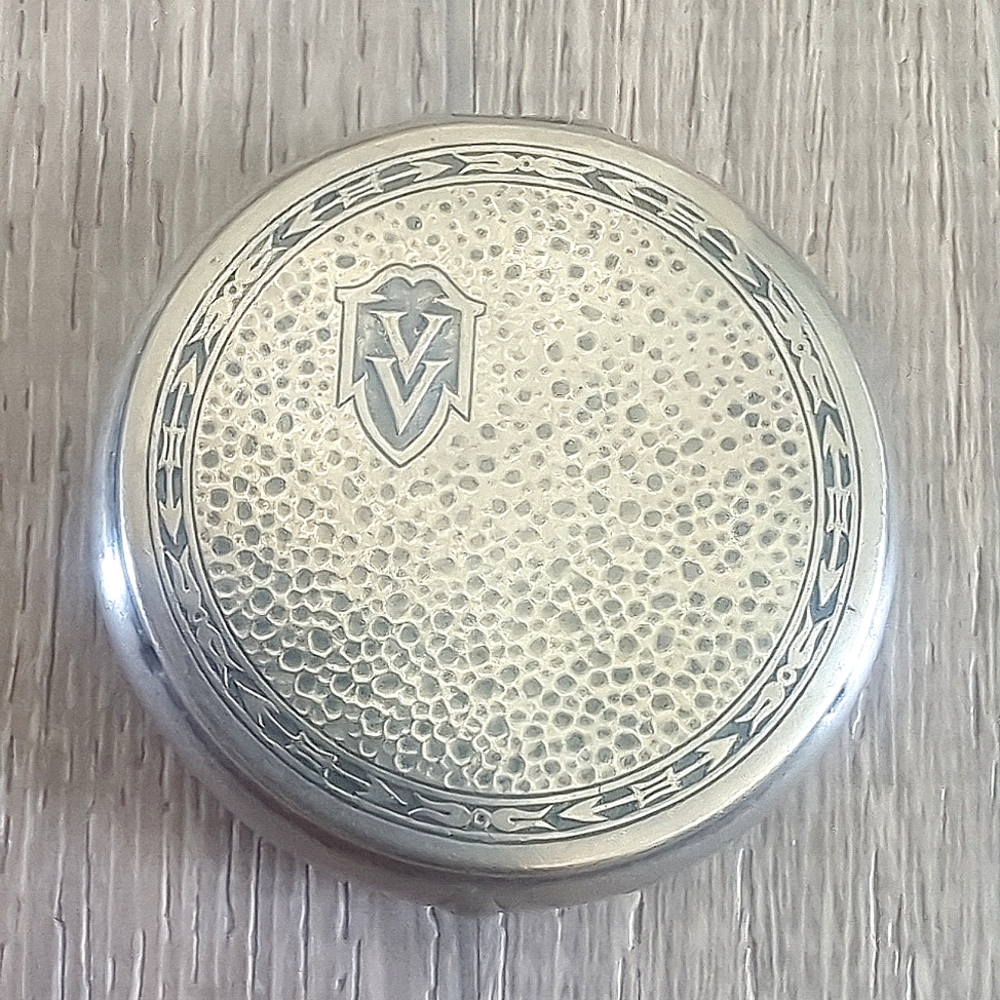 Mavis Vivaudou VV Vintage Silver Compact